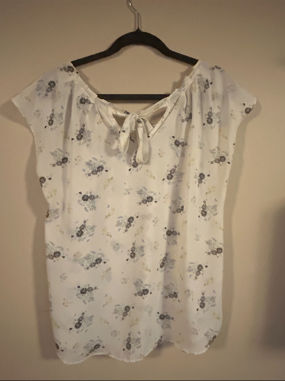 Lauren Conrad Ivory Floral Print Tie-Neck Blouse – L - Picture 3 of 9